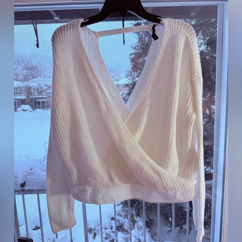 moon & madison Cream V-Neck Sweater
